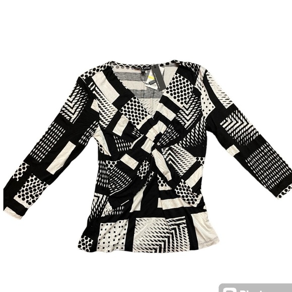 Cable & Gauge Tops - Geometric print Black and White Top NWT
